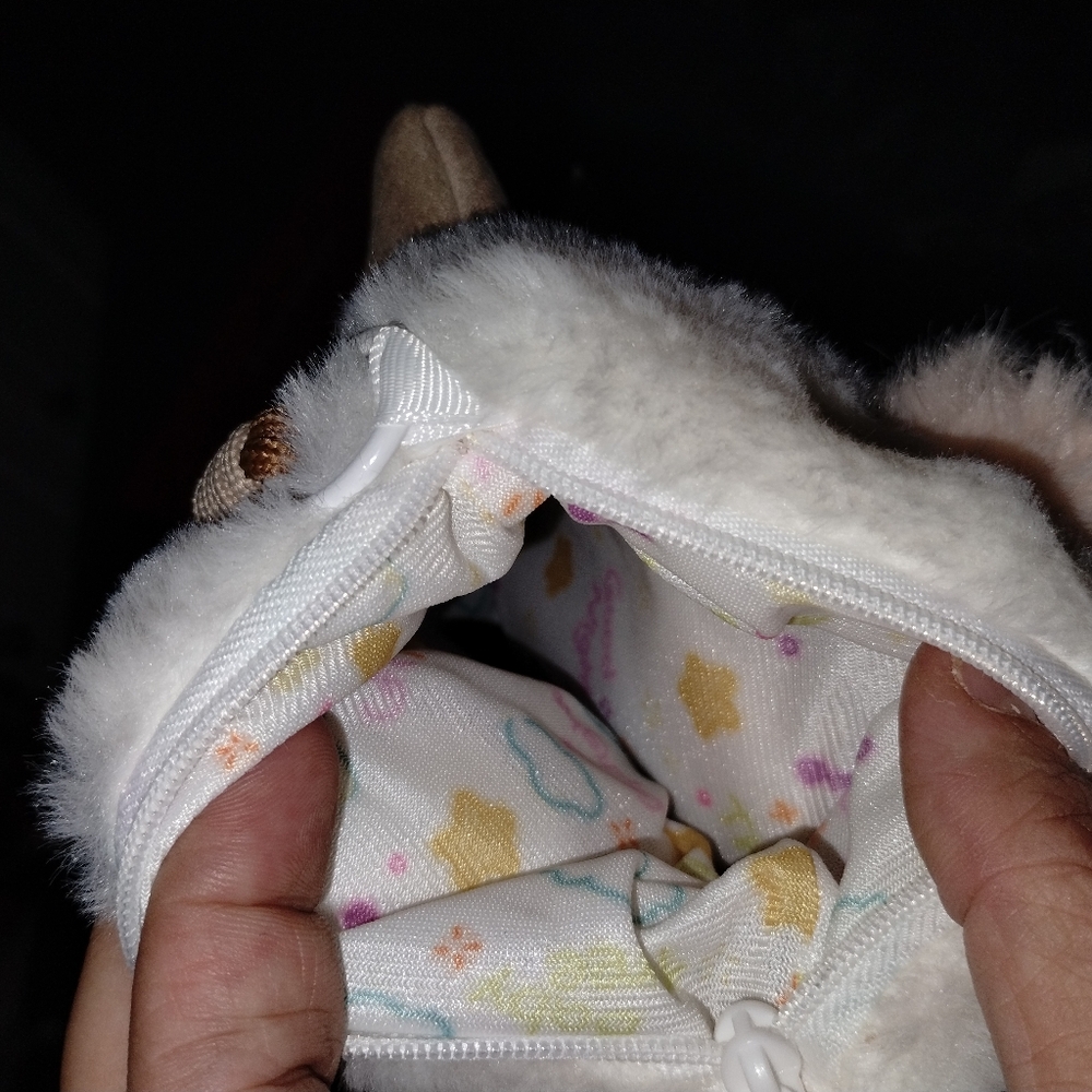 Authentic Baby Three Mobile Phone Crossbody Cute Beige and White Plush Bag - Picture 2 of 2